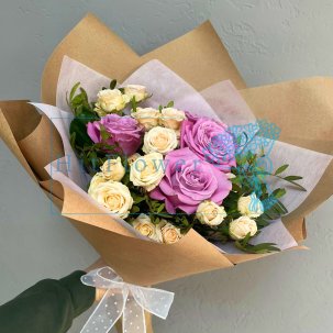 Букет цветов из: Розы и Хризантемы